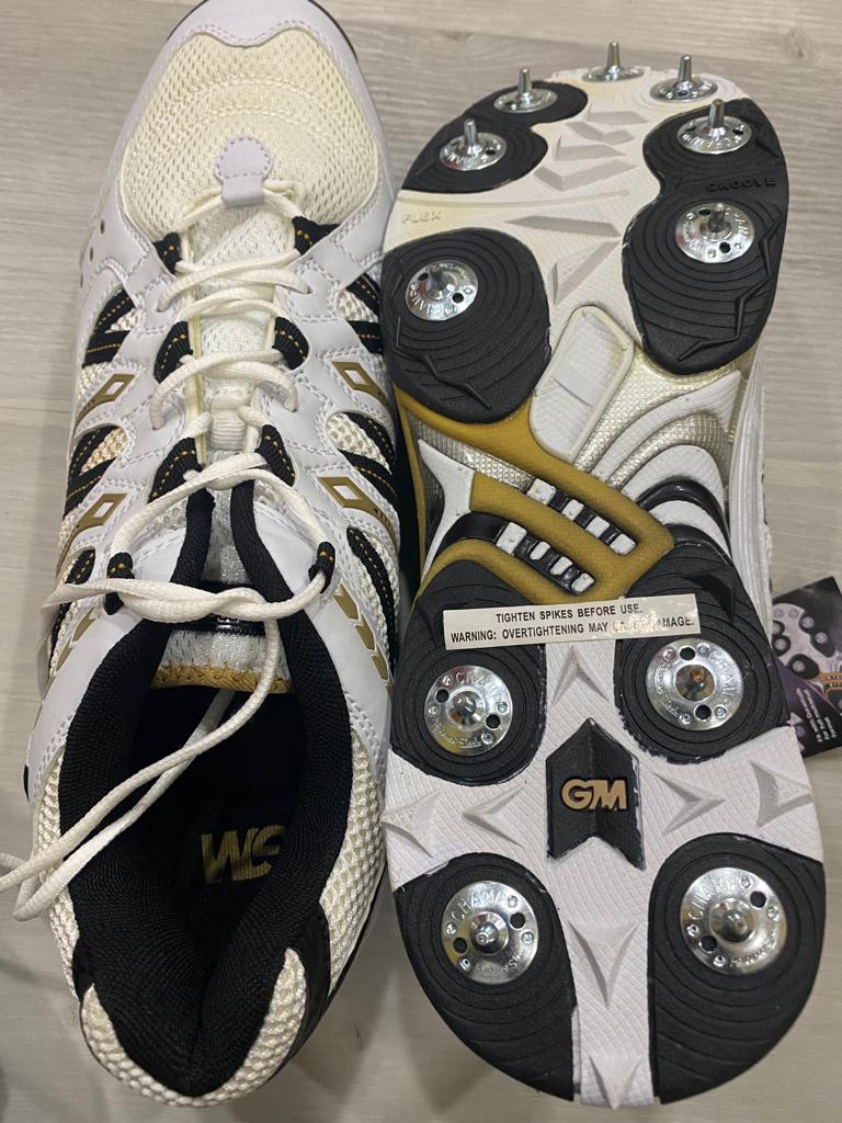 GM Spike Cricket Shoes