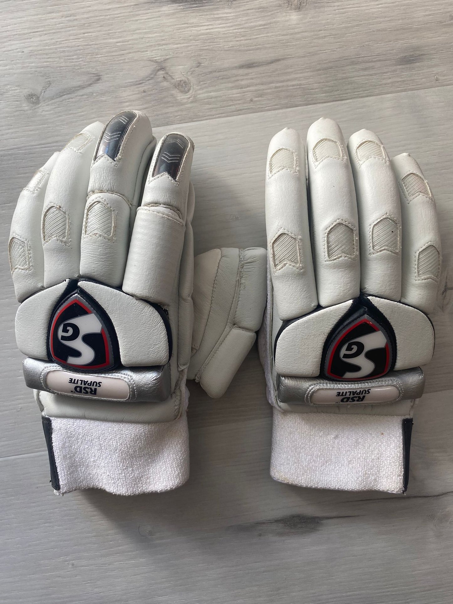SG Supalite Left Handed Batting Gloves